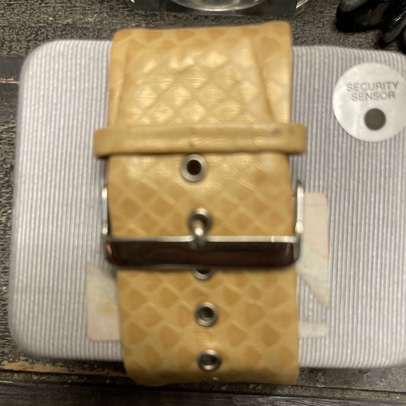 Watch - Picture 2 of 2